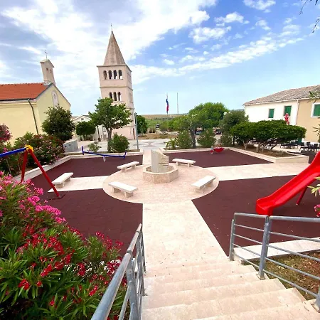 Cvita Βίλα Povljana