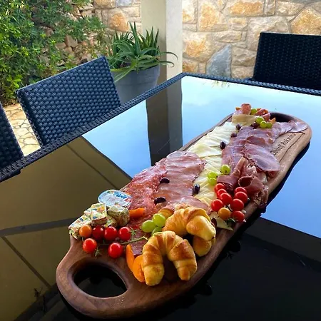 Cvita Βίλα Povljana