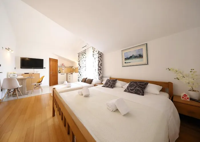 Willa Cvita Povljana