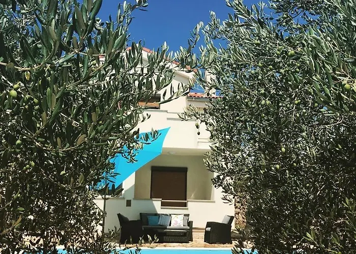 Willa Cvita Povljana